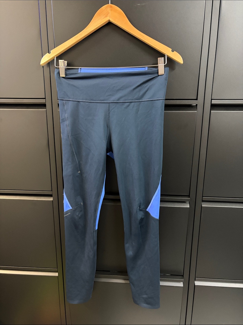 On Running Black Leggings with Blue Accent Panels